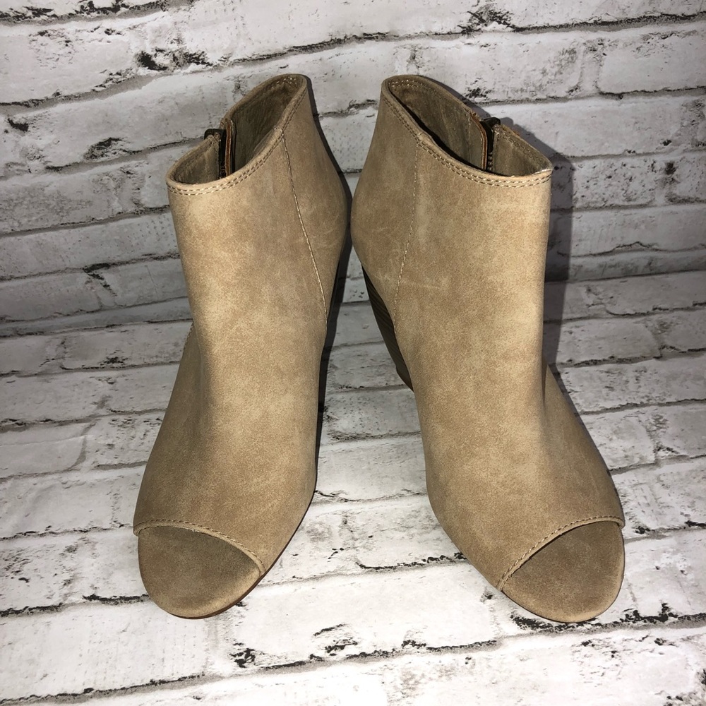 Born In California Vegan Leather open-toe Tan Sz 6 Bootie